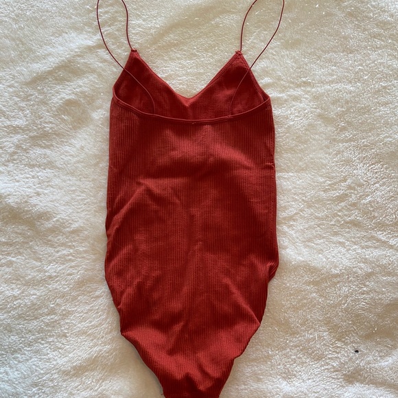 URBAN OUTFITTERS Skinny Strap Rust Bodysuit - Picture 2 of 3